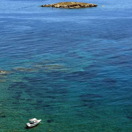 Coral Bay Sunlove Vendégház